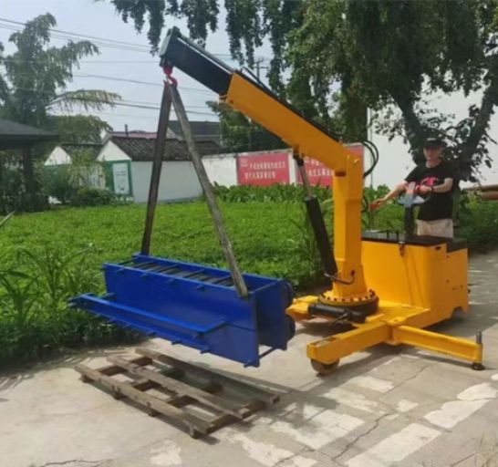 點擊查看詳細信息<br>標(biāo)題：移動式液壓吊機 多款液壓小吊機 閱讀次數(shù)：1967
